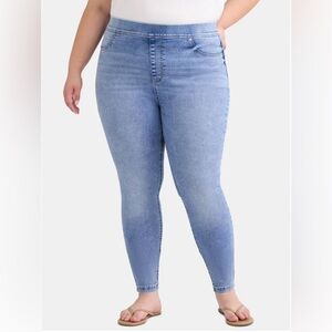 NWT - High Rise Skinny Jeggings.